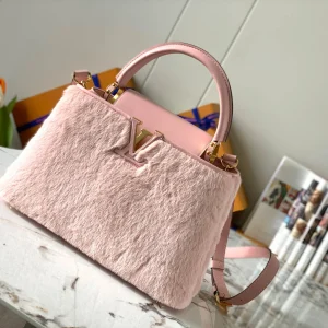 Louis Vuitton Size: 31.5 x 20 x 11 cm
