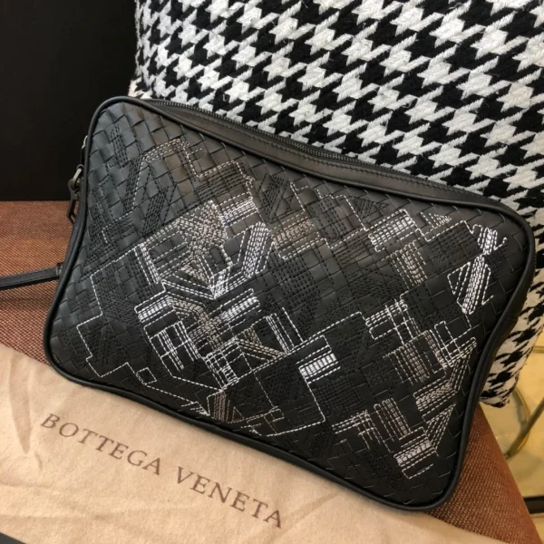 BV Briefcase Size: 37cm Black - Image 9