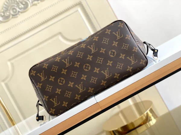 Louis Vuitton xFornasetti Capsule Collection Size: 31.0 x 28.0 x 14.0 cm - Image 7
