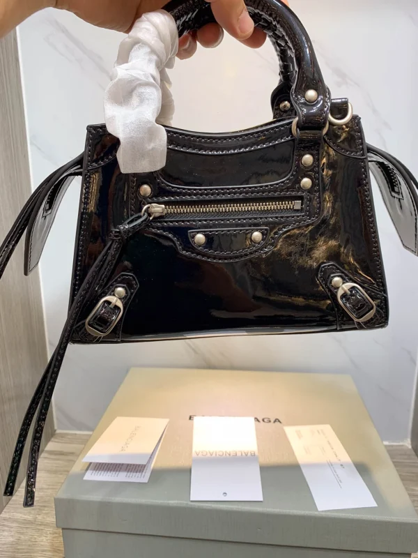 Black Size: 22cm - Image 2