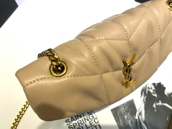 LOULOU PUFFER Lambskin bag Size: 23x15.5x5.8cm Model: 620333 - Image 5