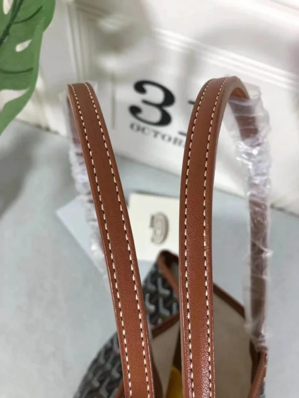 Goyard size: 40*15*30 Bag opening 55 34*14*27 Bag opening 47 - Image 7