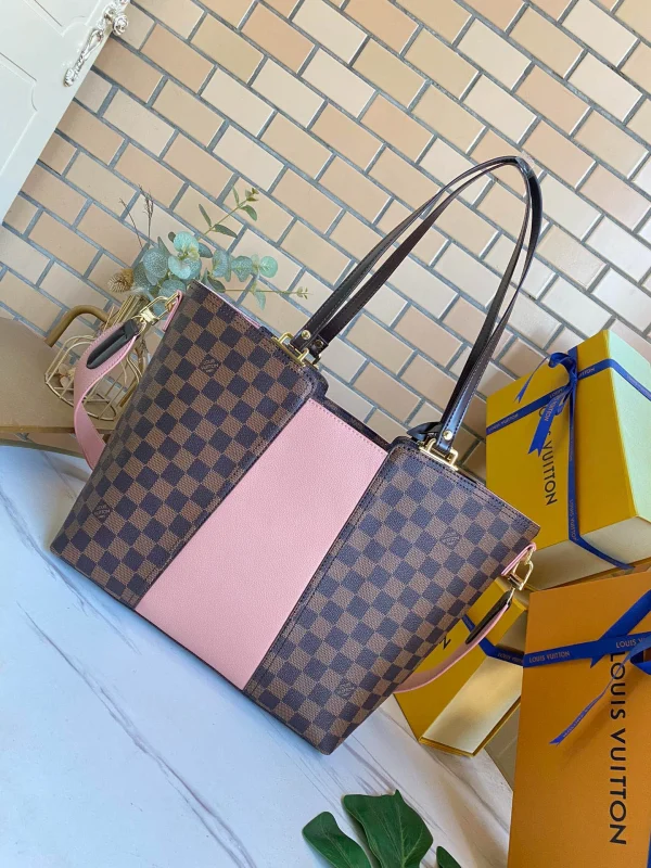 Louis Vuitton Size: 28X28X14cm Pocket 43cm - Image 8