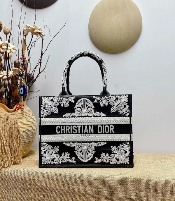 Book Tote Series Size: 41.5cm 36cm 22cm - Image 9
