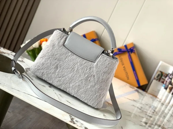 Louis Vuitton Size: 24x14x9cm - Image 8