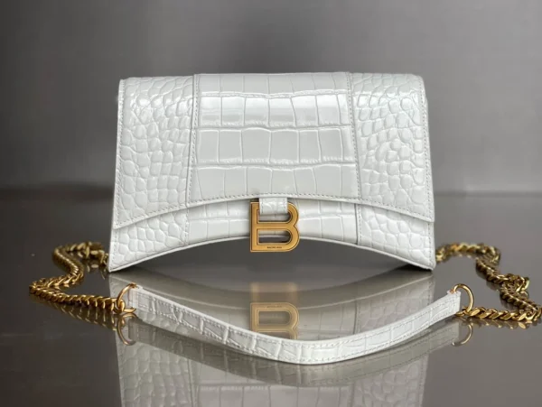 Crossbody bag Model: 198 Size: 22x13x5cm - Image 8