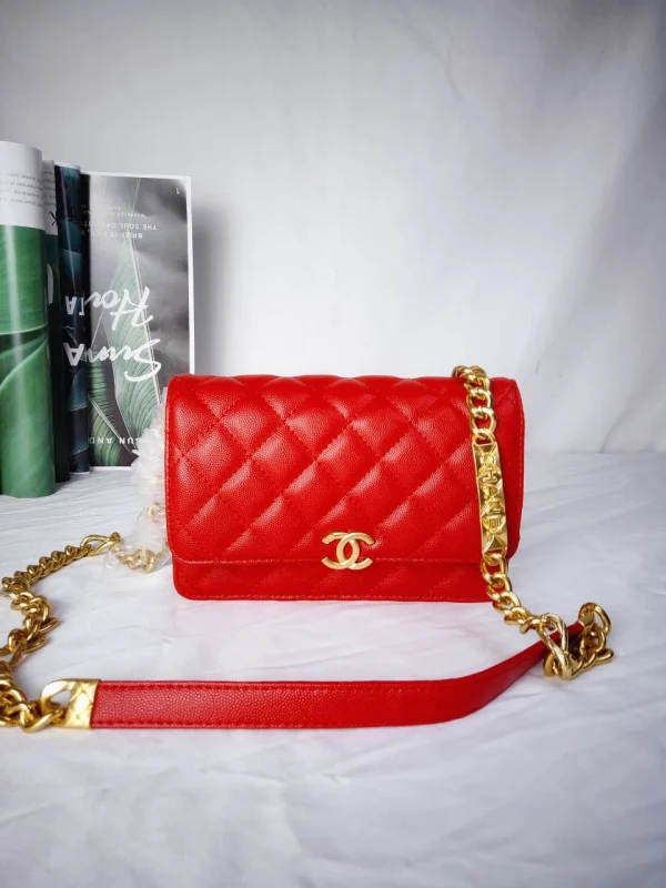 Ball grain leather Size: 19x12.5x3.5cm Style: 1913