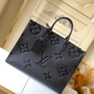 Louis Vuitton Size: 41.0 x 34.0 x 19.0 cm