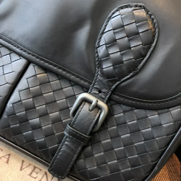 BV Briefcase Size: 32cm Black - Image 7
