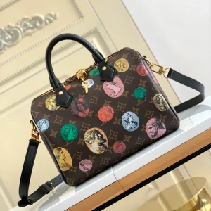 Louis Vuitton Size: 25.0 x 19.0 x 15.0 cm