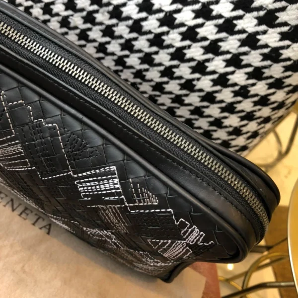 BV Briefcase Size: 37cm Black - Image 5
