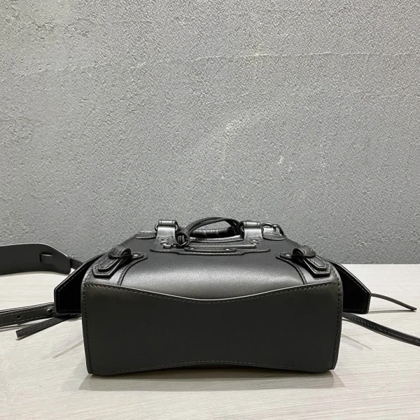 Balenciag* Neo Classic biker bag Size: 1993 Size: 13.5*18*7.5*12cm - Image 6