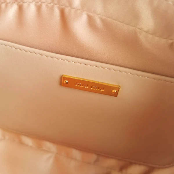 Miu Miu splicing shoulder strap Model: 5BH118B size: 20X13X5.5cm - Image 13