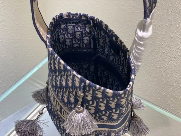 BUBBLE Bucket Bag Size:16 x 25 x 16 cm - Image 3