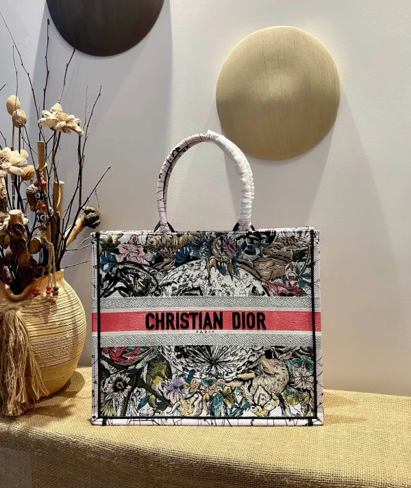 Book Tote Collection Size: 41.5cm 36cm