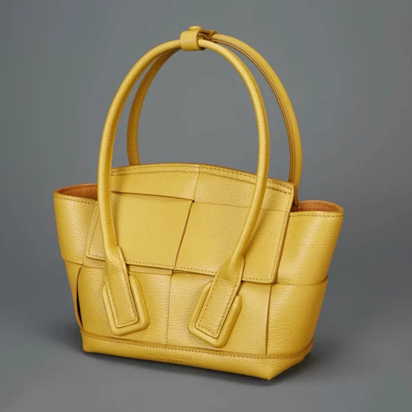 BV Bottega Veneta Arco29 series bag Size: 29x22cm - Image 9