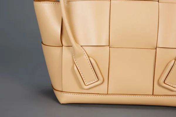 BV Bottega Veneta Arco33 Collection Bag Size: 33x21cm - Image 7