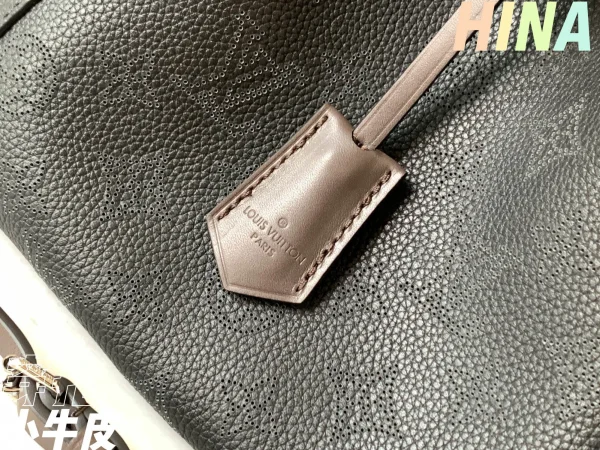 Louis Vuitton Size: 23 x 21 x 13 cm - Image 7