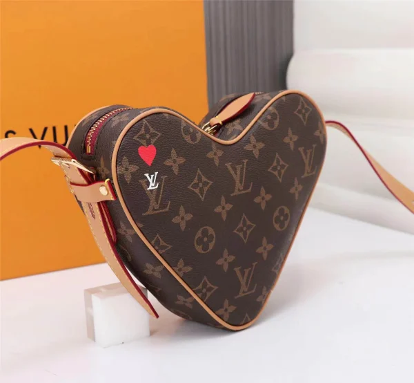 Louis Vuitton Model: 45149 Size: 22x20x6cm - Image 9