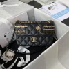 Badge bag Model: 2979 Size: 14-22-8cm