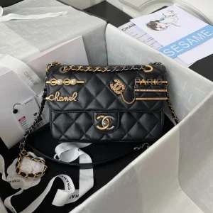 Badge bag Model: 2979 Size: 14-22-8cm