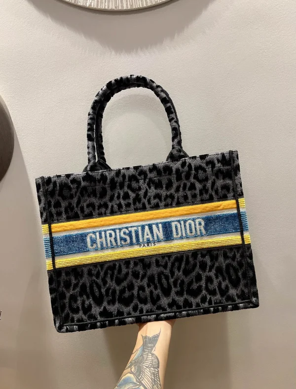 Book Tote  Collection  Size: 41.5cm 36cm - Image 6