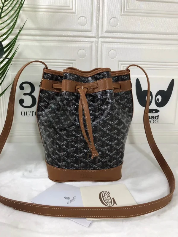 Goyard Shoulder Bucket Bag Size: 17.5*15*H 23cm