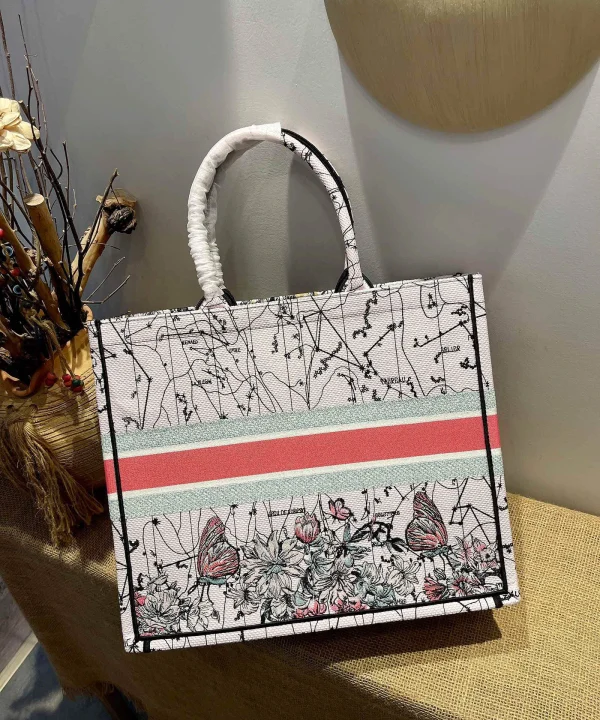 Book Tote Collection Size: 41.5cm 36cm - Image 5